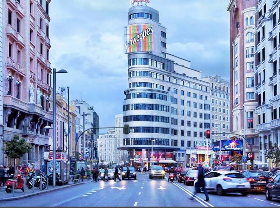 Apartamento Centro De Madrid Luaran gambar